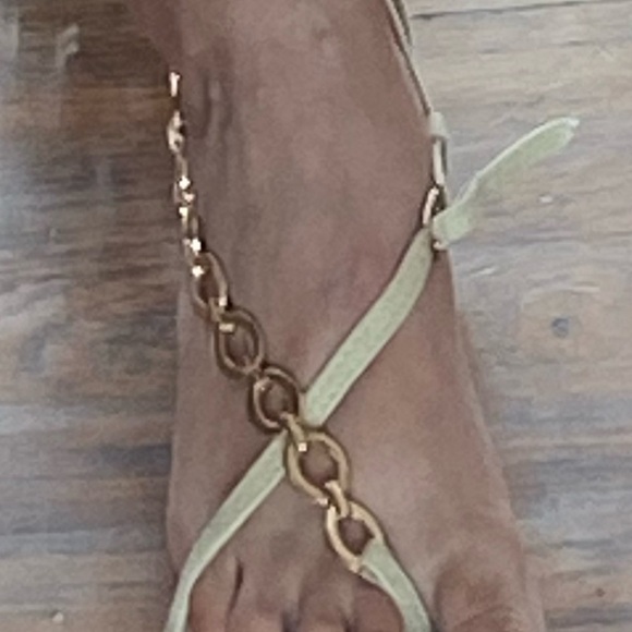 New Miss Lola "TYREE" Gold Chain Canvas Sandals Size 8.5 - Picture 3 of 10